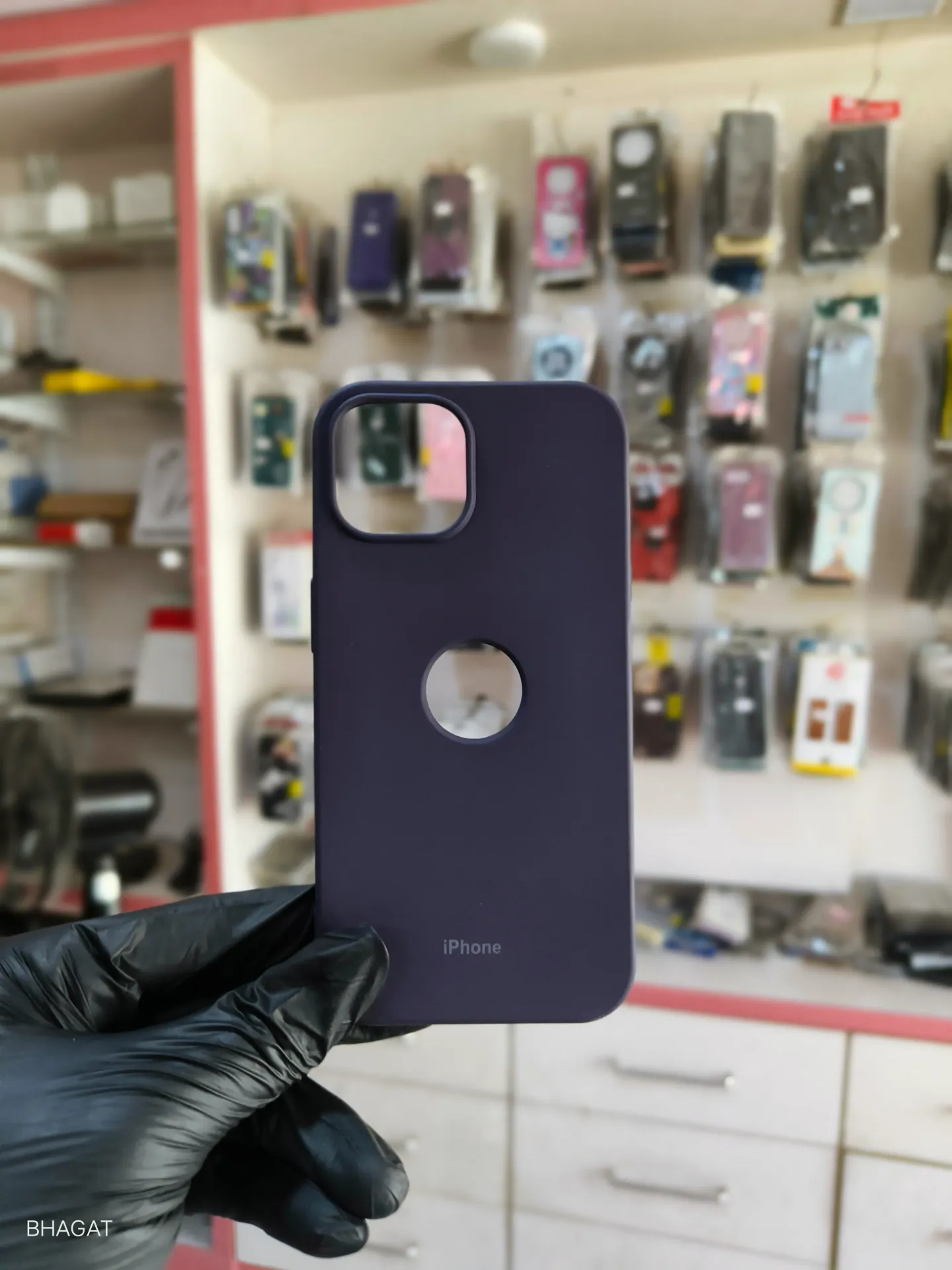 Silicon case logo cut - iphone 15