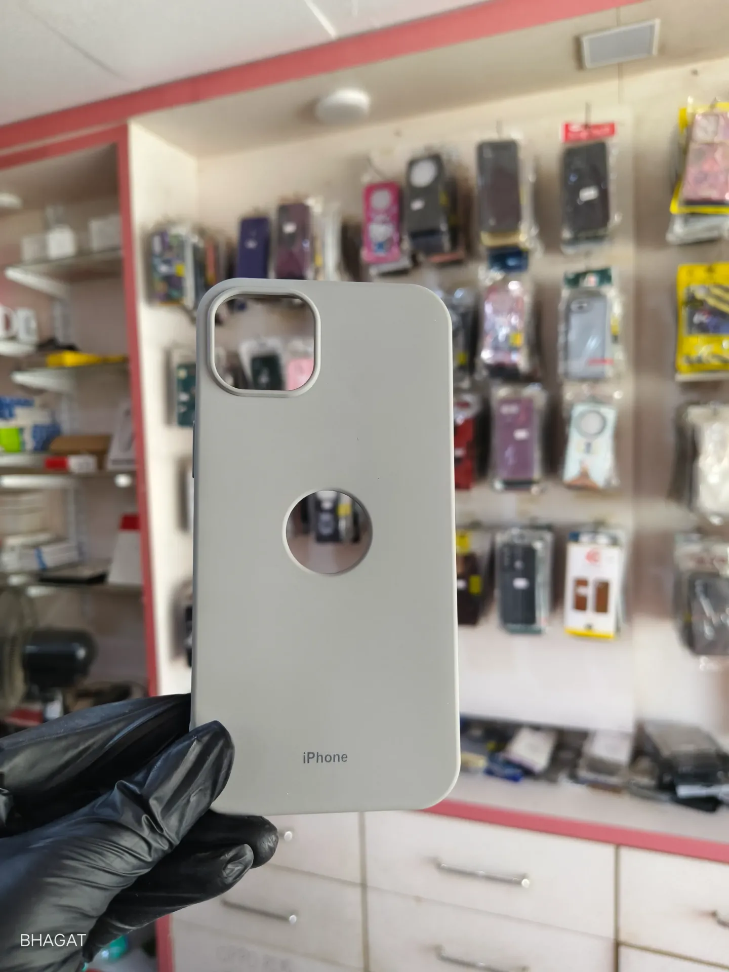 Silicon case logo cut - iphone 15 plus