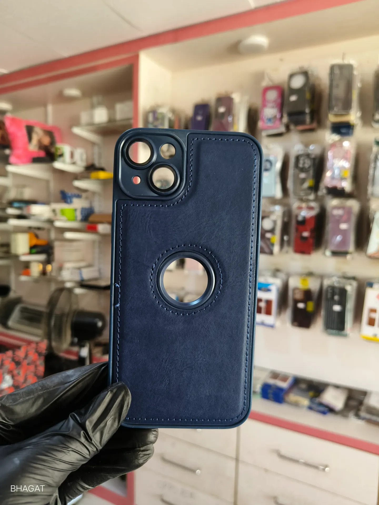 Leather case with camera lens - iphone 15 plus