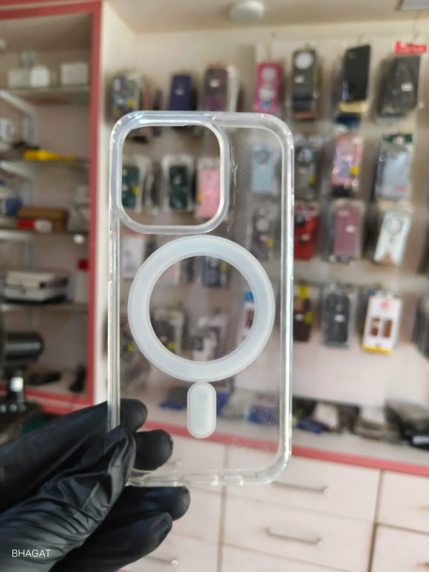 Transparent case with magsafe- iphone 15 pro