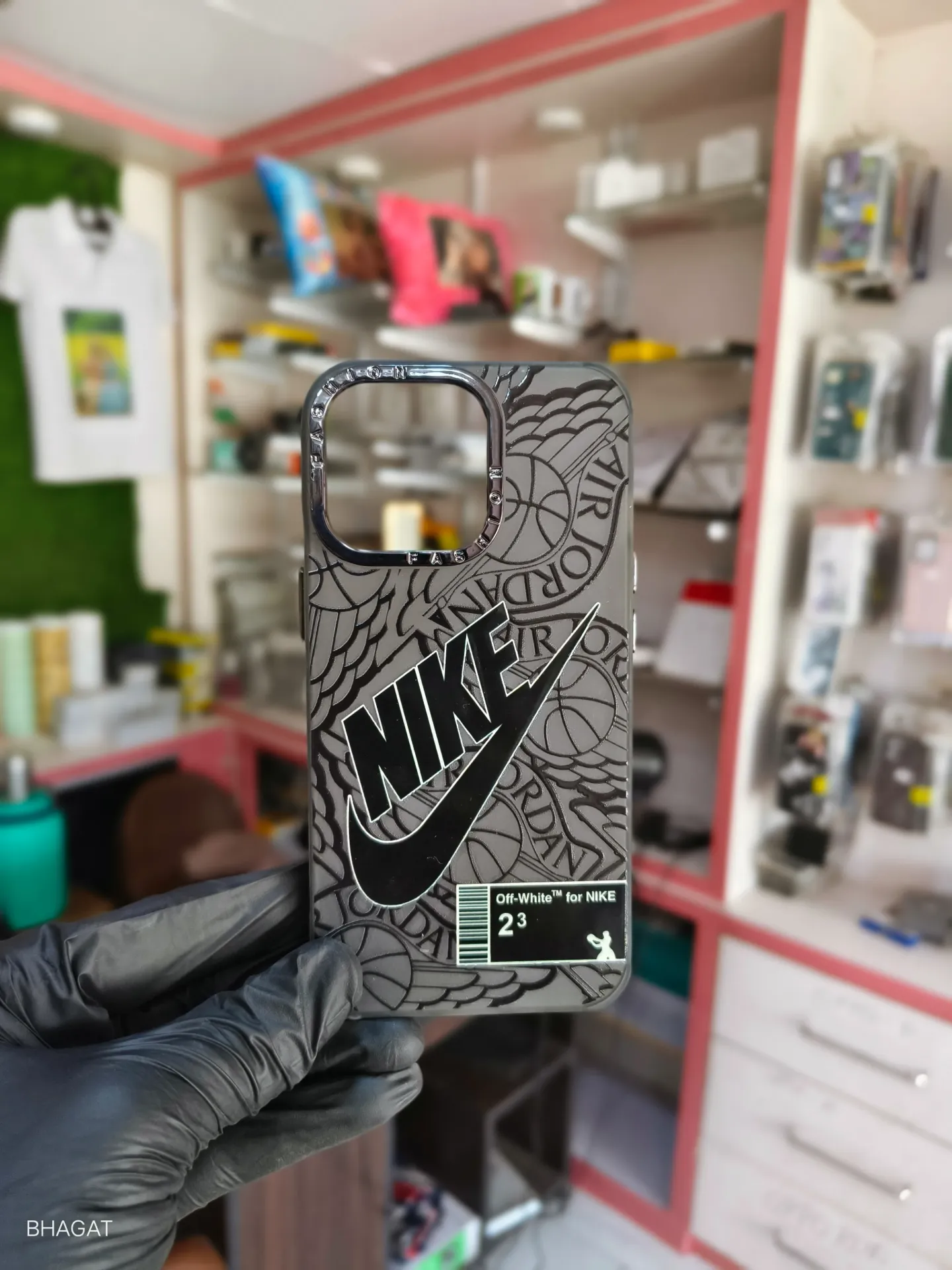 Black texture Nike Case - iphone 13 pro