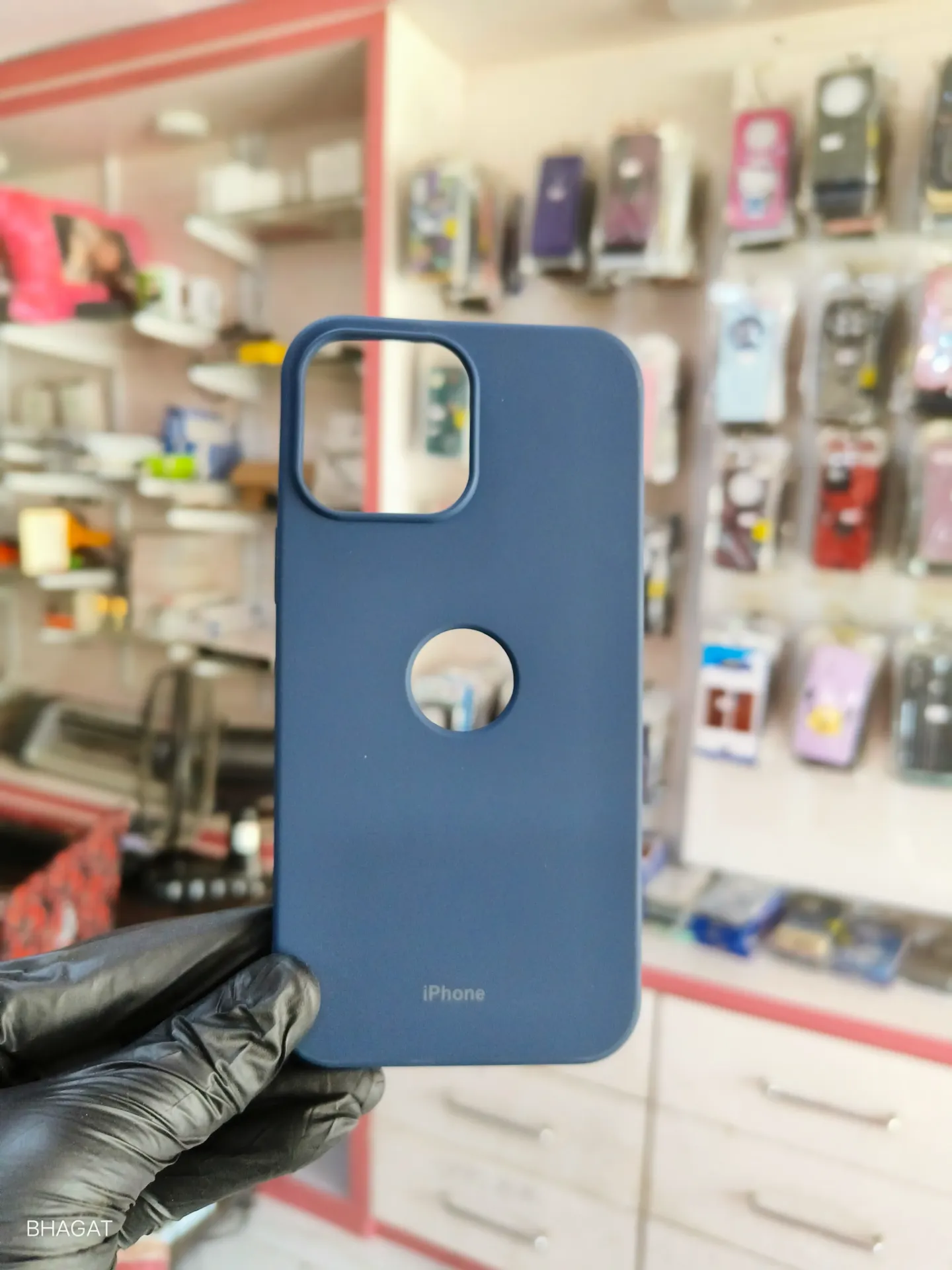Silicon case logo cut - iphone 13 pro max