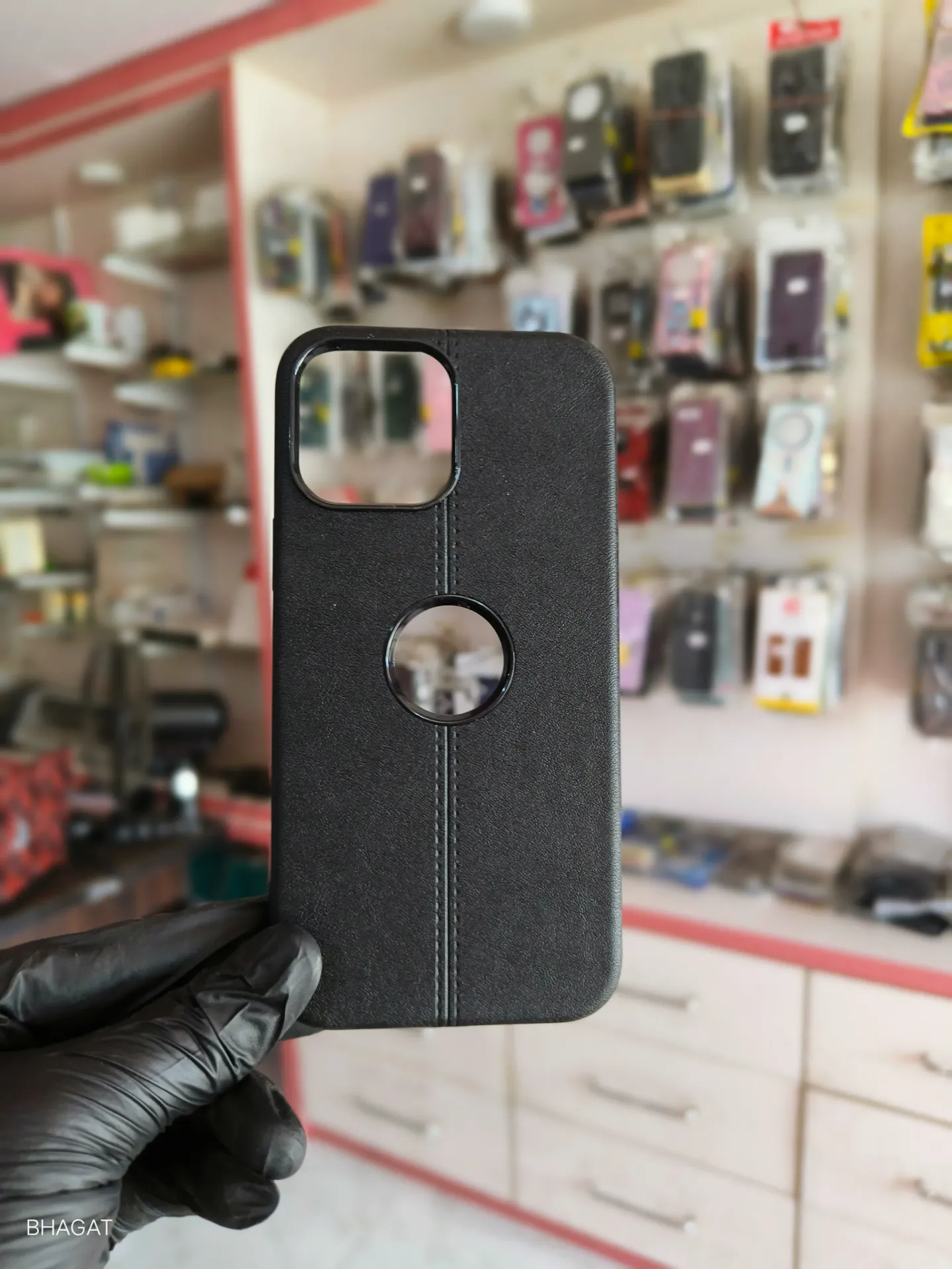 Leather case with logo cut - iphone 13 pro max