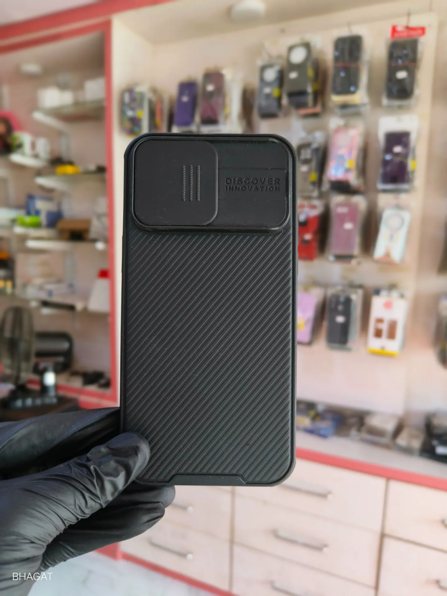 Hard black case with camera shutter - iphone 14 pro max