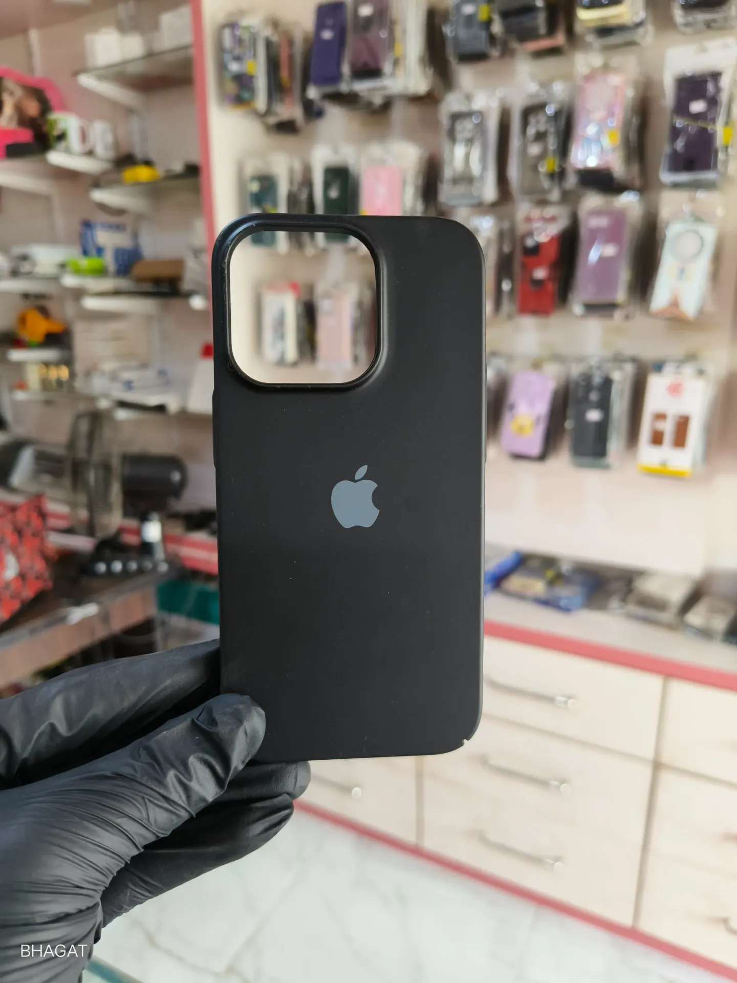 Silicon case with iphone logo- iphone 14 pro