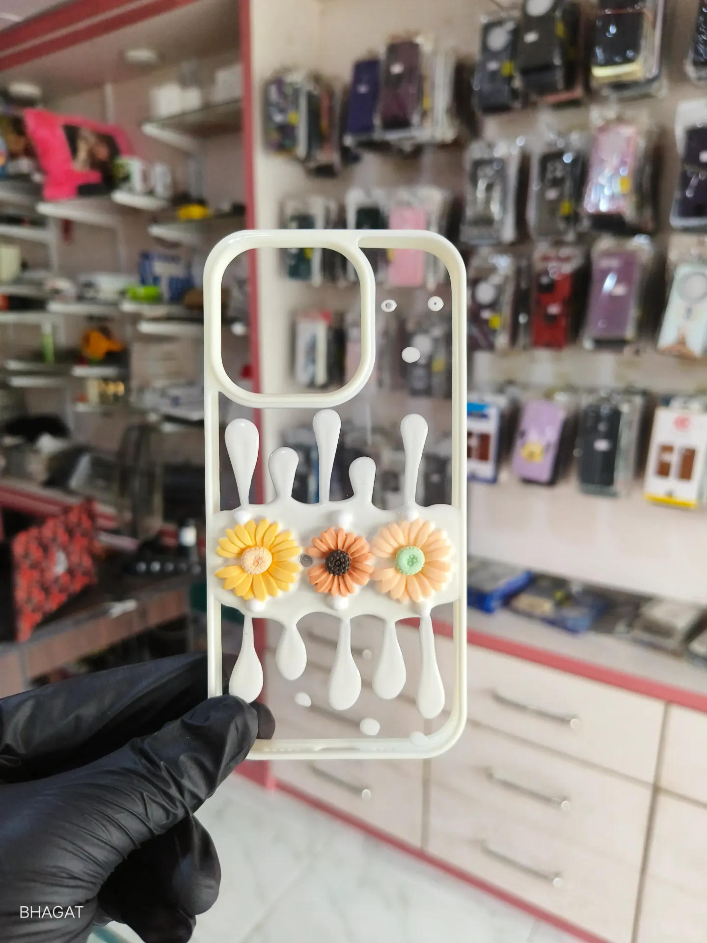 3D flower design case side silicon - iphone 14 pro