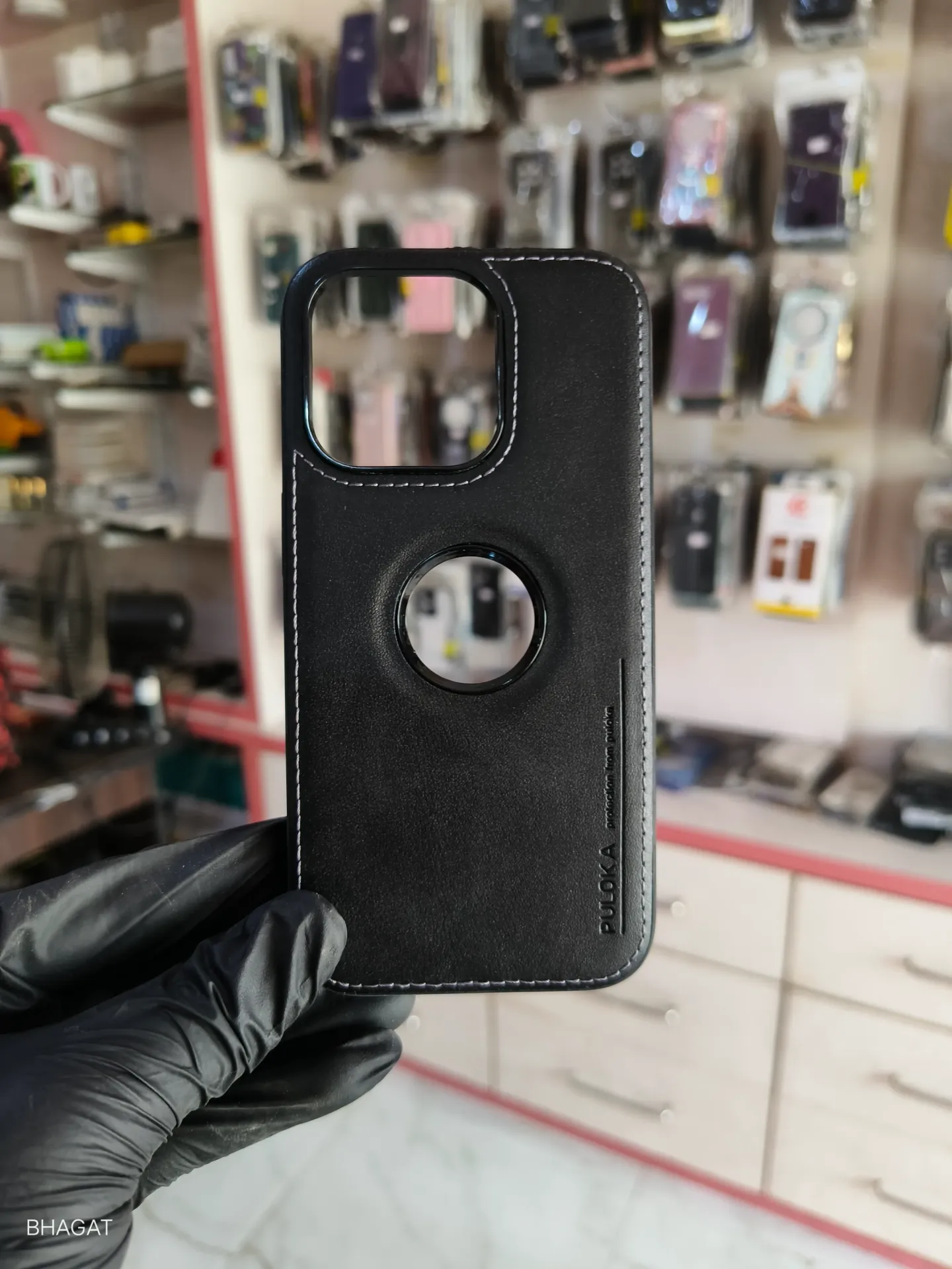 Puloka leather case with logo cut - iphone 14 pro