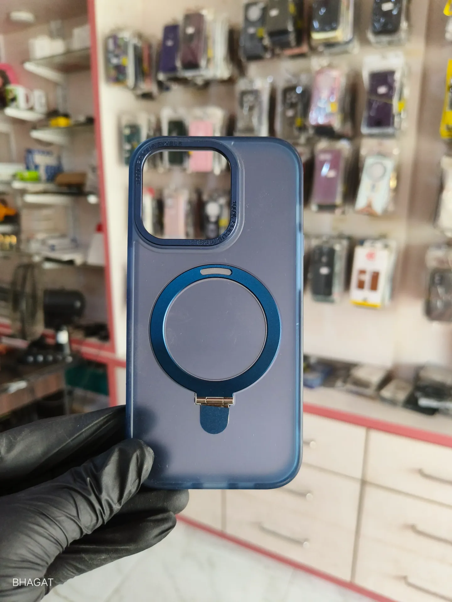 Hard smoke case with magsafe stand - iphone 14 pro