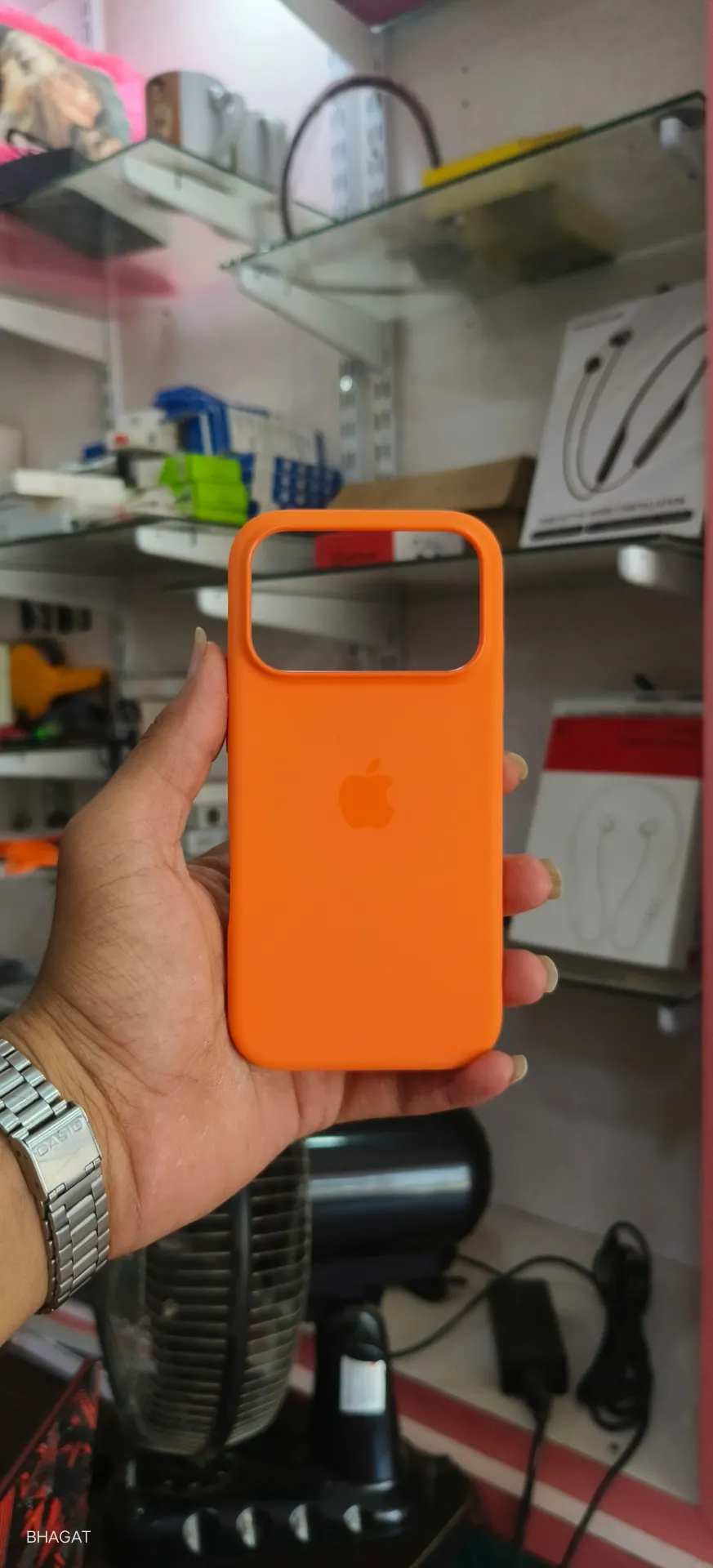 IC PopUp Liquid Silicon Case - iphone 17 pro max