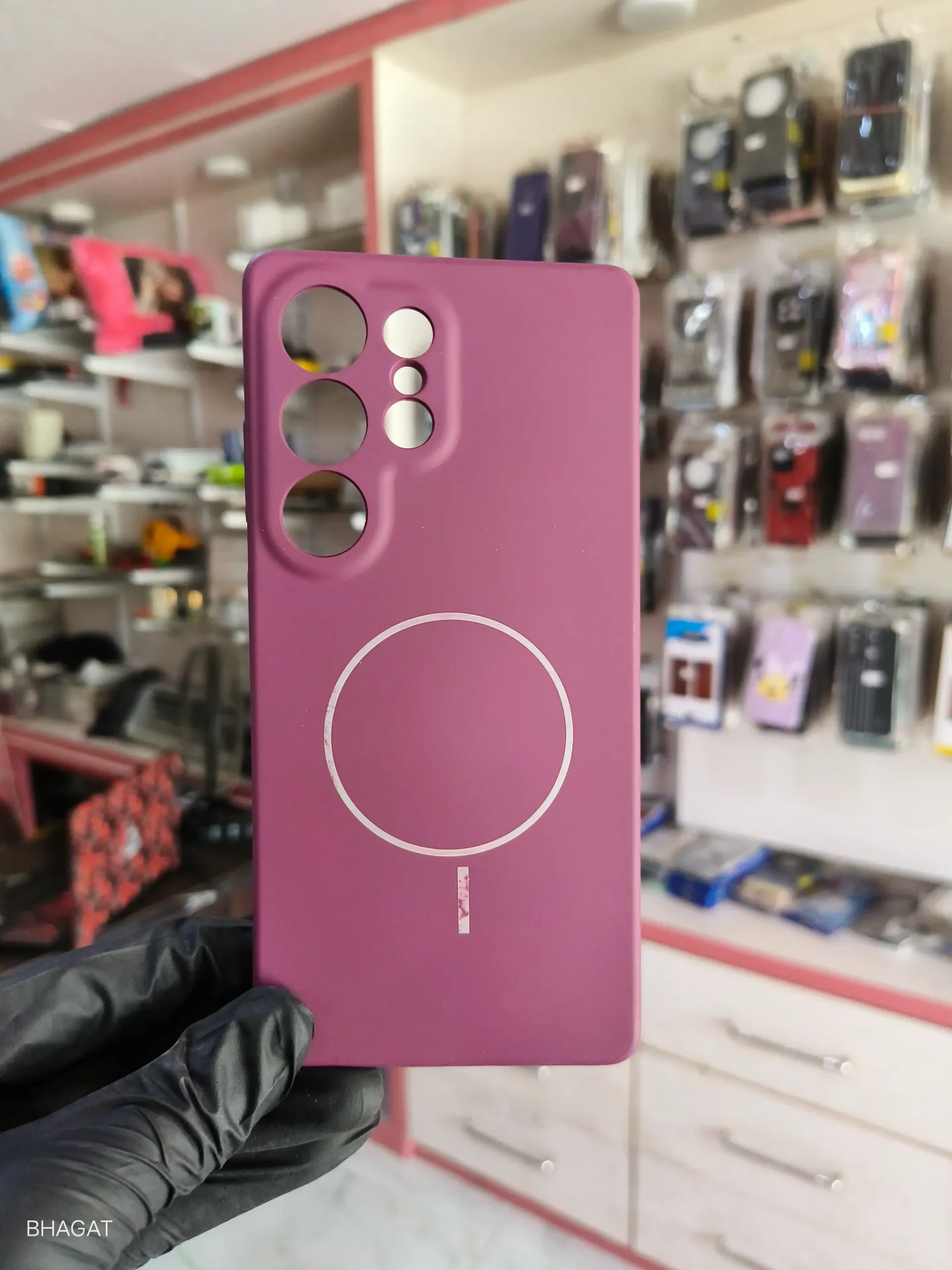 Silicon case with magsafe with inside cloth
