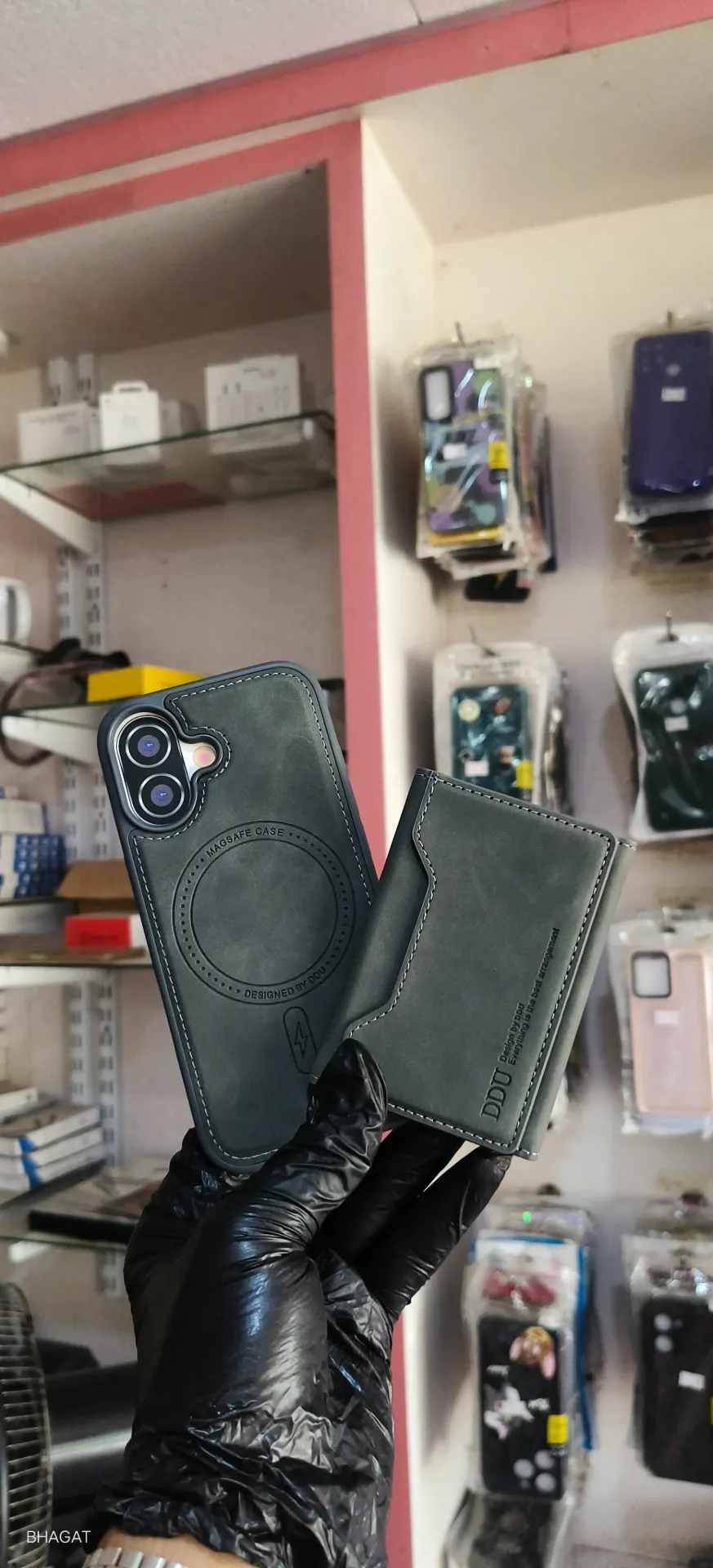 Leather magsafe wallet case - iphone 17